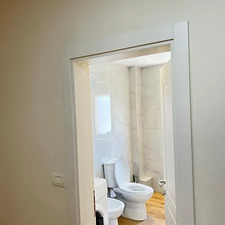 Skanderbeg Square 아파트 티라나